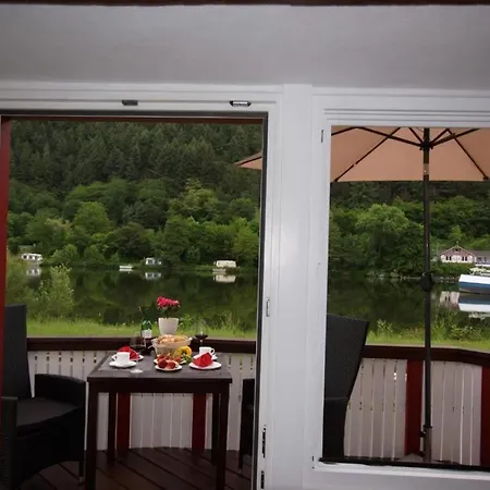 Altes Faehrhaus Anno 1 6 3 3 Traumferienwohnung In Exponierter Moselufer Lage * Traben-Trarbach