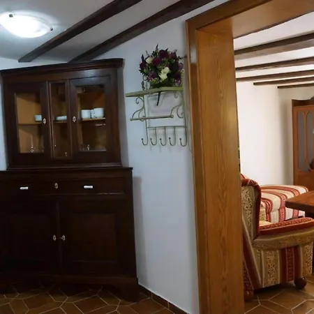 Altes Faehrhaus Anno 1 6 3 3 Traumferienwohnung In Exponierter Moselufer Lage Appartement
