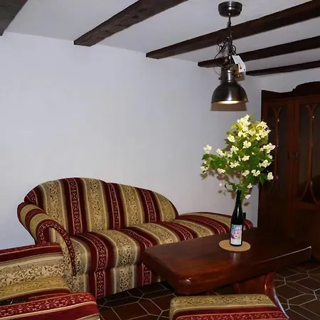 Altes Faehrhaus Anno 1 6 3 3 Traumferienwohnung In Exponierter Moselufer Lage Traben-Trarbach