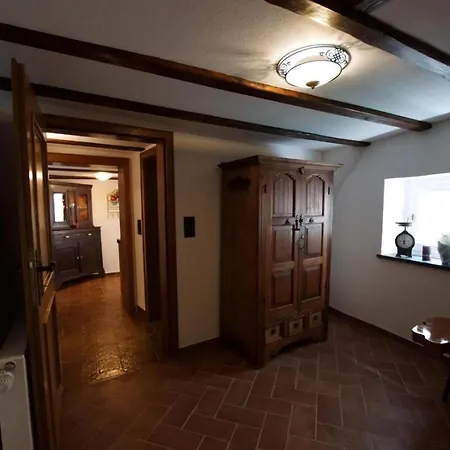 Appartement Altes Faehrhaus Anno 1 6 3 3 Traumferienwohnung In Exponierter Moselufer Lage