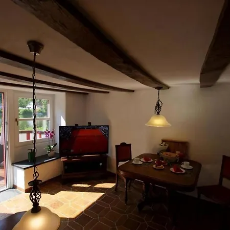 Altes Faehrhaus Anno 1 6 3 3 Traumferienwohnung In Exponierter Moselufer Lage Appartement *